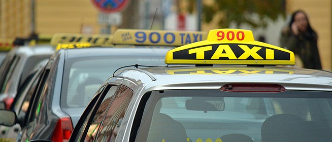 Annyit kérnek a pécsi taxisok az utasoktól, amennyit éppen nem szégyellnek Annyit kérnek a pécsi taxisok az utasoktól, amennyit éppen nem szégyellnek