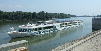 A valaha mért legalacsonyabbhoz közelít a Mohácsnál már csaknem 28 fokos Duna vízállása
