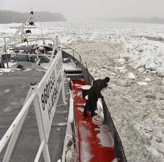 A Dunán is készenlétbe helyezték a jégtörőket - Nyolc éve volt utoljára szükség rájuk
