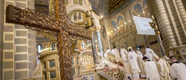 Megérkezett a missziós kereszt, Pécsett, Mohácson is imádkozhatunk a jelenlétében Megérkezett a missziós kereszt, Pécsett, Mohácson is imádkozhatunk a jelenlétében
