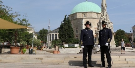 Pécsett, Mohácson és Komlón is láthatjuk dualista korabeli egyenruhában a rendőröket Pécsett, Mohácson és Komlón is láthatjuk dualista korabeli egyenruhában a rendőröket