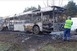 Kigyulladt és fémtisztára égett egy busz a sztrádán