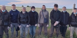 Megint jönnek: ezúttal Majs térségében tartóztattak fel migránsokat a határvédők Megint jönnek: ezúttal Majs térségében tartóztattak fel migránsokat a határvédők