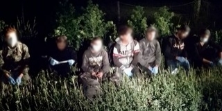 Átadták a horvátoknak a Kölkednél elfogott migránsokat Átadták a horvátoknak a Kölkednél elfogott migránsokat