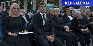 Szekó Józsefre emlékezett Mohács, megtelt a Deák tér - Képgaléria, Videó! Szekó Józsefre emlékezett Mohács, megtelt a Deák tér - Képgaléria, Videó!