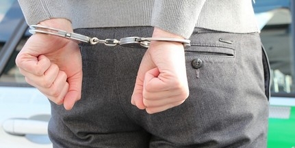 Drogot terített Mohácson egy família, kiskorúaknak is kínálták a cuccot Drogot terített Mohácson egy família, kiskorúaknak is kínálták a cuccot