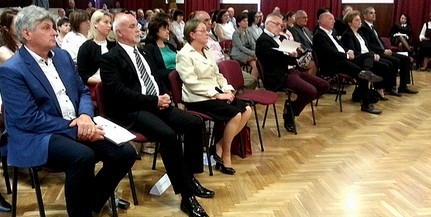 A pedagógusokat köszöntötték Mohácson, életmű díjakat is átadtak az ünnepségen A pedagógusokat köszöntötték Mohácson, életmű díjakat is átadtak az ünnepségen