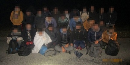 Megint jöttek: Újmohácson fogtak el éjjel egy 24 fős migránscsapatot a határvédők Megint jöttek: Újmohácson fogtak el éjjel egy 24 fős migránscsapatot a határvédők
