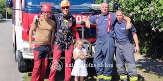 Tizenöt méter magasból hoztak le egy kiscicát Sátorhelyen