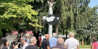 Trianon-emlékművet avattak vasárnap Erdősmárokon Trianon-emlékművet avattak vasárnap Erdősmárokon