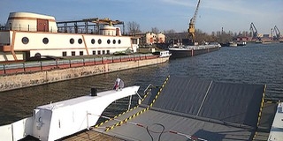 Komarnóból hazaért a Sziget nevű komp, de november vége előtt még nem áll forgalomba Komarnóból hazaért a Sziget nevű komp, de november vége előtt még nem áll forgalomba