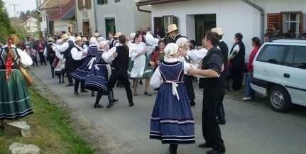 Emmausz-járás: idén újra benépesülhetnek a bararanyai pincék húsvéthétfőn Emmausz-járás: idén újra benépesülhetnek a bararanyai pincék húsvéthétfőn