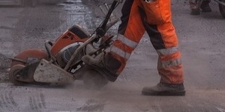 Burkolatjavítási munkákat végeznek pénteken Burkolatjavítási munkákat végeznek pénteken