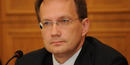 Hoppál válaszolt a szocik ötletére: nem migránsszállók építésével kell megoldani a munkaerőhiányt Hoppál válaszolt a szocik ötletére: nem migránsszállók építésével kell megoldani a munkaerőhiányt