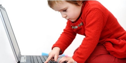 Az internetes gyermekvédelem közös ügy és felelősség Az internetes gyermekvédelem közös ügy és felelősség