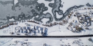 Ilyen az Orfűi-tó a téli hidegben, befagyva