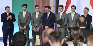 Kitüntették a téli olimpián szereplő sportolókat Kitüntették a téli olimpián szereplő sportolókat