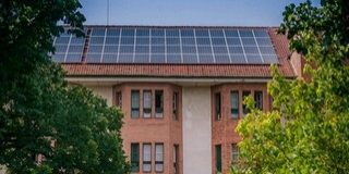 Nyolcszáz új napelemtáblát szereltek fel a PTE épületeire