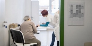 Átadták Kertvárosban a most elkészült, 800 négyzetméteres rendelőintézetet Átadták Kertvárosban a most elkészült, 800 négyzetméteres rendelőintézetet