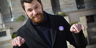Amíg az ellenzék perrel fenyegetőzik, nincs miről beszélni, mondja a Momentum pécsi elnöke Amíg az ellenzék perrel fenyegetőzik, nincs miről beszélni, mondja a Momentum pécsi elnöke