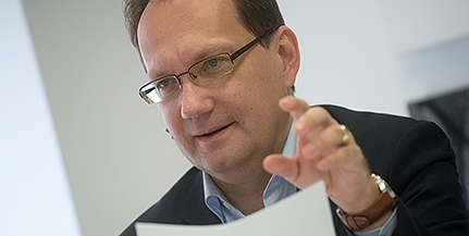 Számvetés: itt minden hangszeren tudni kell játszani, vallja Hoppál Péter Számvetés: itt minden hangszeren tudni kell játszani, vallja Hoppál Péter