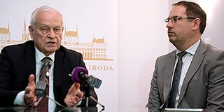 Harrach Péter: az illegális migráció jelenti az első számú nemzeti sorskérdést Harrach Péter: az illegális migráció jelenti az első számú nemzeti sorskérdést