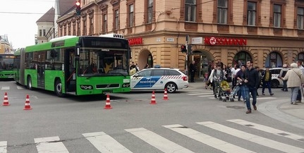 Autó és busz karambolozott Pécsen szerda délután Autó és busz karambolozott Pécsen szerda délután