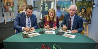 Hősöket ábrázoló bélyegkisívet bocsátottak ki Hősöket ábrázoló bélyegkisívet bocsátottak ki