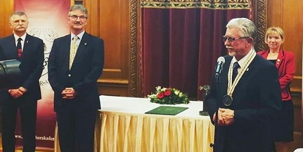 A villányi borász, Tiffán Ede vehette át elsőként a Magyar Bor Akadémia Életműdíját A villányi borász, Tiffán Ede vehette át elsőként a Magyar Bor Akadémia Életműdíját
