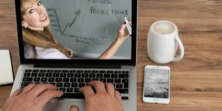 Online informatikai tanfolyamok válnak ingyenessé Online informatikai tanfolyamok válnak ingyenessé