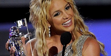 Britney Spears tarolt az MTV-gálán Britney Spears tarolt az MTV-gálán