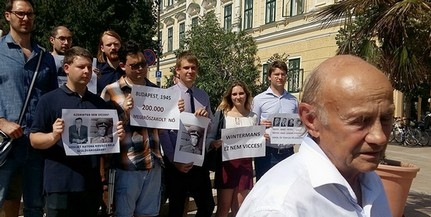 Szovjet katonai egyenruhában pózolt Simon Wintermans, a pécsi ellenzéki tüntetés szervezője