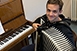 Kisiskolás kora óta zenél, s a jövő virtuózait is neveli a harmonikás Kéméndi Tamás Kisiskolás kora óta zenél, s a jövő virtuózait is neveli a harmonikás Kéméndi Tamás