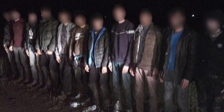 Éjszakai őrjárat: tizenegy migránst tartóztattak fel Sátorhely közelében a határvédők Éjszakai őrjárat: tizenegy migránst tartóztattak fel Sátorhely közelében a határvédők