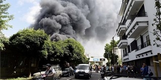 Hatalmas tűz ütött ki a fővárosban, egy raktárépület ég Hatalmas tűz ütött ki a fővárosban, egy raktárépület ég