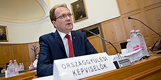 Szembenézés: túlméretes intézmények, hibás vagyongazdálkodás, rossz döntések Szembenézés: túlméretes intézmények, hibás vagyongazdálkodás, rossz döntések