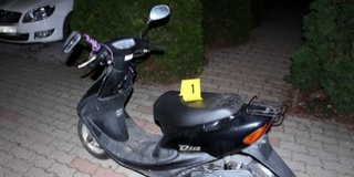 Robogót lopott két suhanc, de csak tolni tudták Robogót lopott két suhanc, de csak tolni tudták