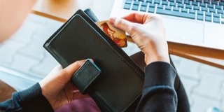 Áprilisban ismét gyorsult a keresetek emelkedése Áprilisban ismét gyorsult a keresetek emelkedése