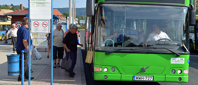 Csaknem egy évtized után drágult a parkolás és a buszozás - Visszaforgatják a bevételt Csaknem egy évtized után drágult a parkolás és a buszozás - Visszaforgatják a bevételt