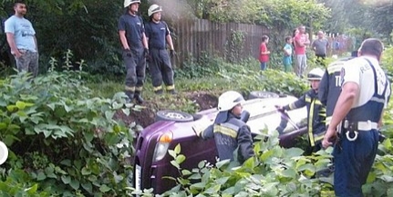 Patakmederben kötött ki vasárnap egy autó Komlón Patakmederben kötött ki vasárnap egy autó Komlón