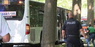 Buszon kaszabolt egy terrorista Lübeckben