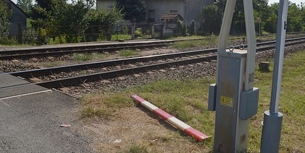 Letörte a sorompót egy teherautó vezetője, majd mintha mi sem történt volna, elhajtott Letörte a sorompót egy teherautó vezetője, majd mintha mi sem történt volna, elhajtott