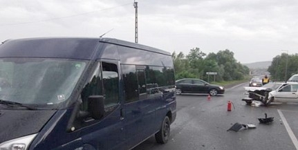 Összeütközött két autó az Üszögi útnál Összeütközött két autó az Üszögi útnál