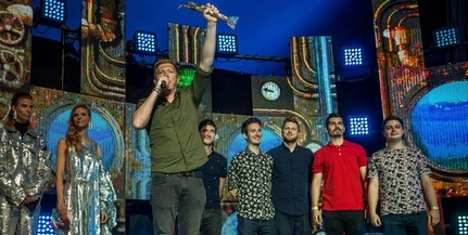 Micsoda siker! Az év zenekarának járó díjat vehette át a pécsi együttes, a Halott Pénz Micsoda siker! Az év zenekarának járó díjat vehette át a pécsi együttes, a Halott Pénz