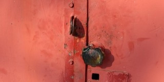 Beköltözött egy pécsi garázsba, majd ki is rámolta