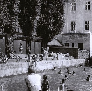 Amikor még Pécs belvárosában is megúszhattuk a hőséget: a Nagy Lajosban is csobbanhattunk