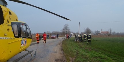 Túl gyorsan hajtott, felborult a mikrobusszal