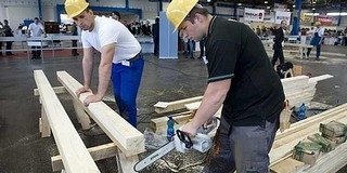 Csaknem negyvenezerrel dolgoznak többen, mint egy éve Csaknem negyvenezerrel dolgoznak többen, mint egy éve