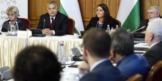 Jön a nyugdíjprémium, idén több pénzt kapnak kézhez az idősek, mint tavaly Jön a nyugdíjprémium, idén több pénzt kapnak kézhez az idősek, mint tavaly