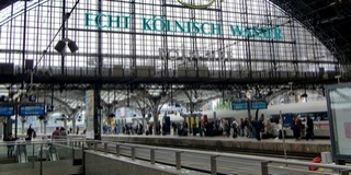 Fegyveres túszejtés miatt kiürítették a kölni pályaudvart Fegyveres túszejtés miatt kiürítették a kölni pályaudvart